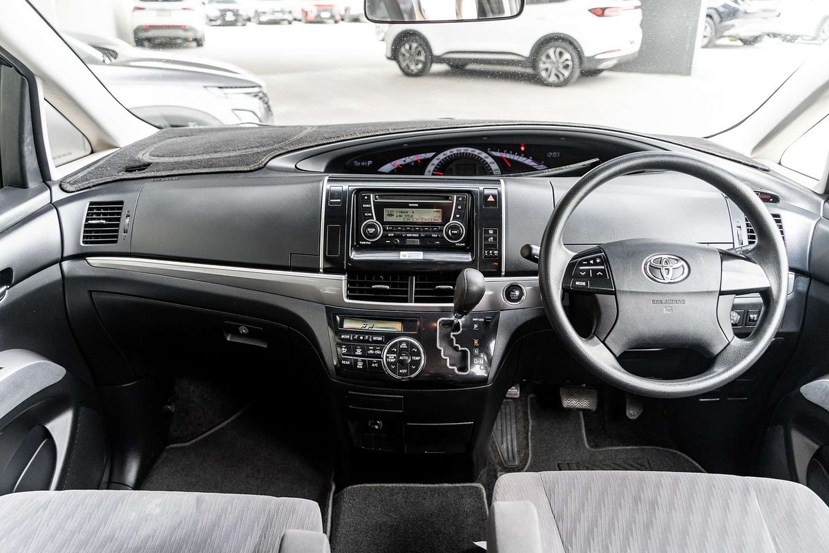 2013 Toyota Tarago GLi ACR50R