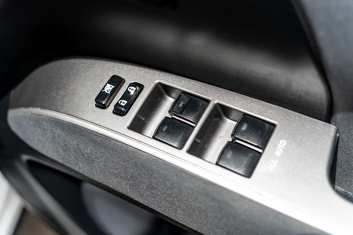 2013 Toyota Tarago GLi ACR50R