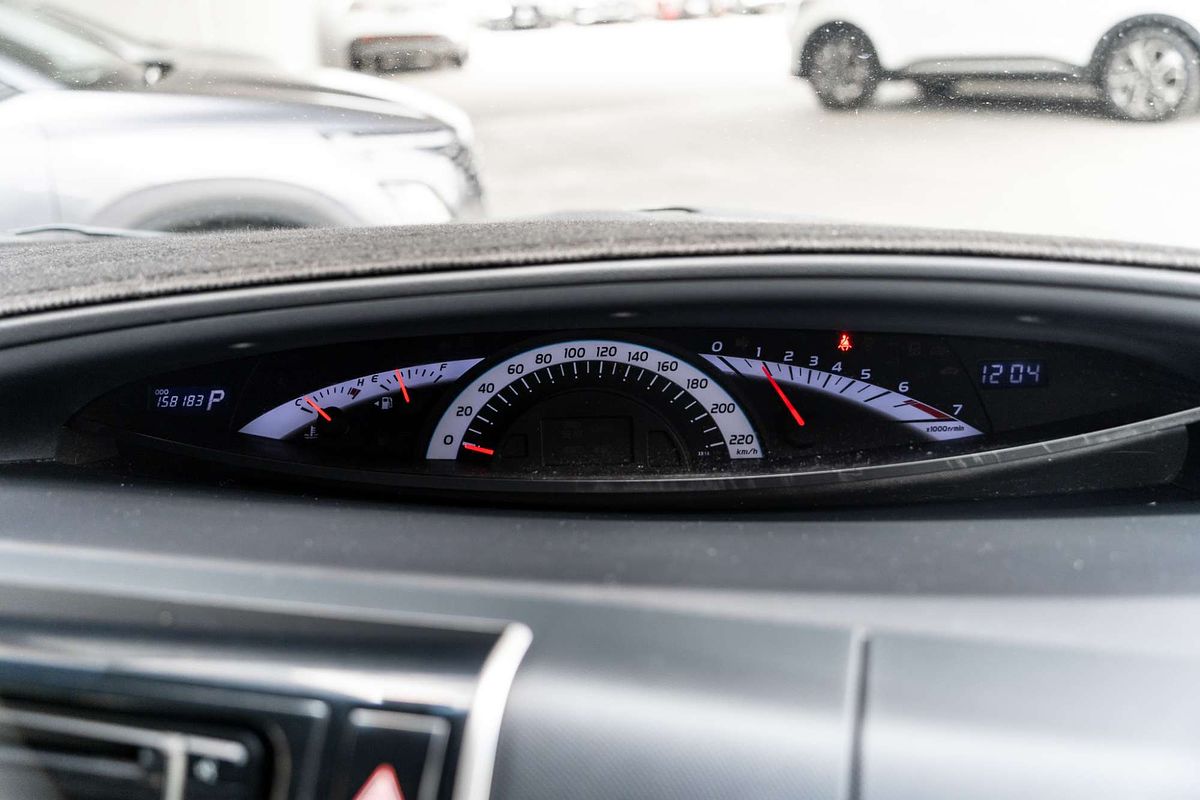 2013 Toyota Tarago GLi ACR50R