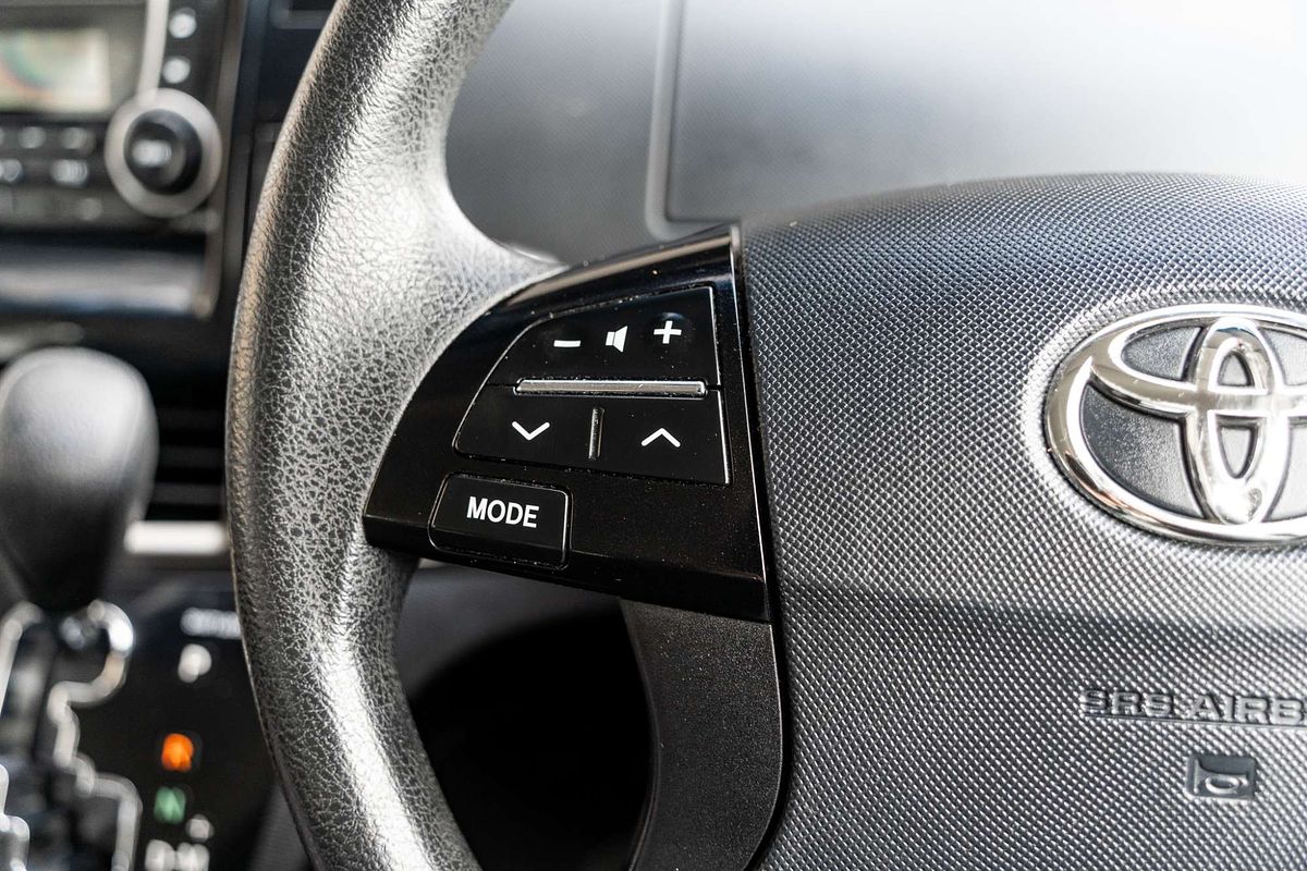 2013 Toyota Tarago GLi ACR50R