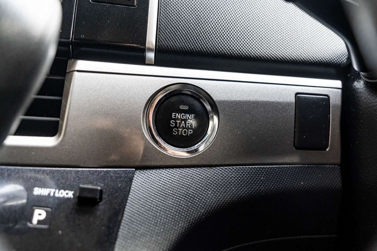 2013 Toyota Tarago GLi ACR50R