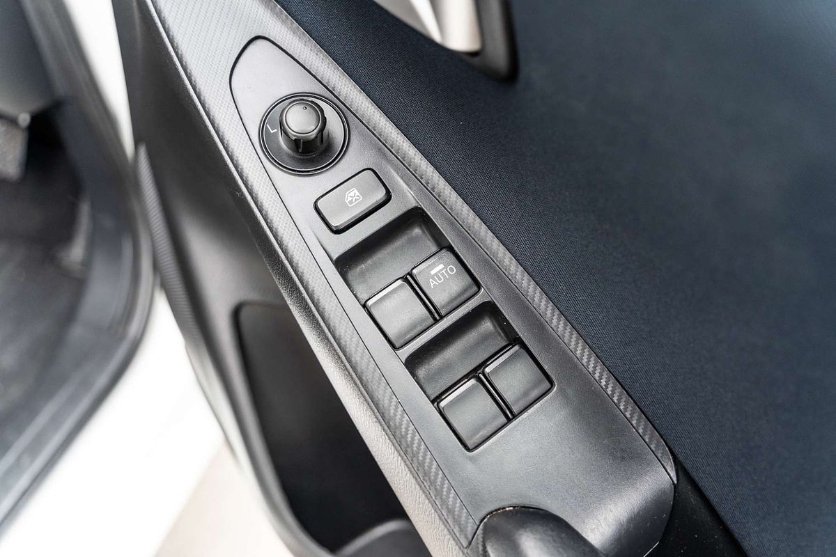 2015 Mazda 2 Maxx DJ Series