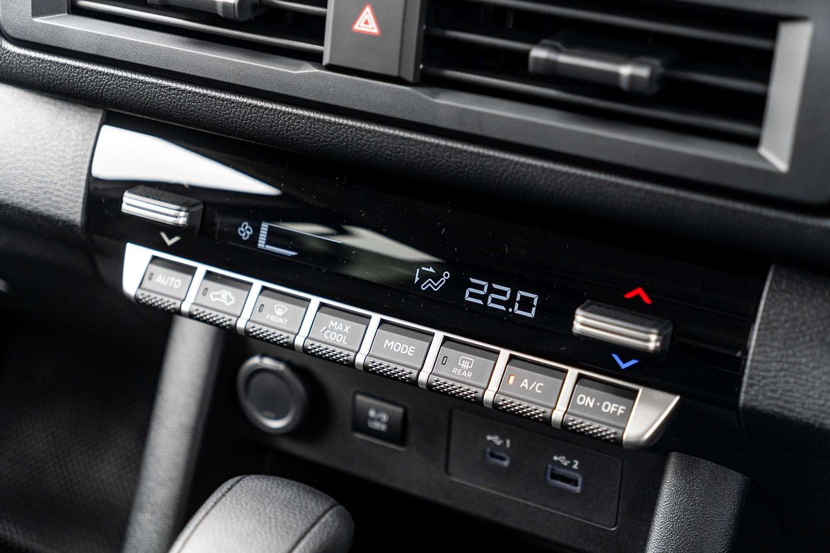 2025 Mitsubishi Triton GLX+ MV 4X4