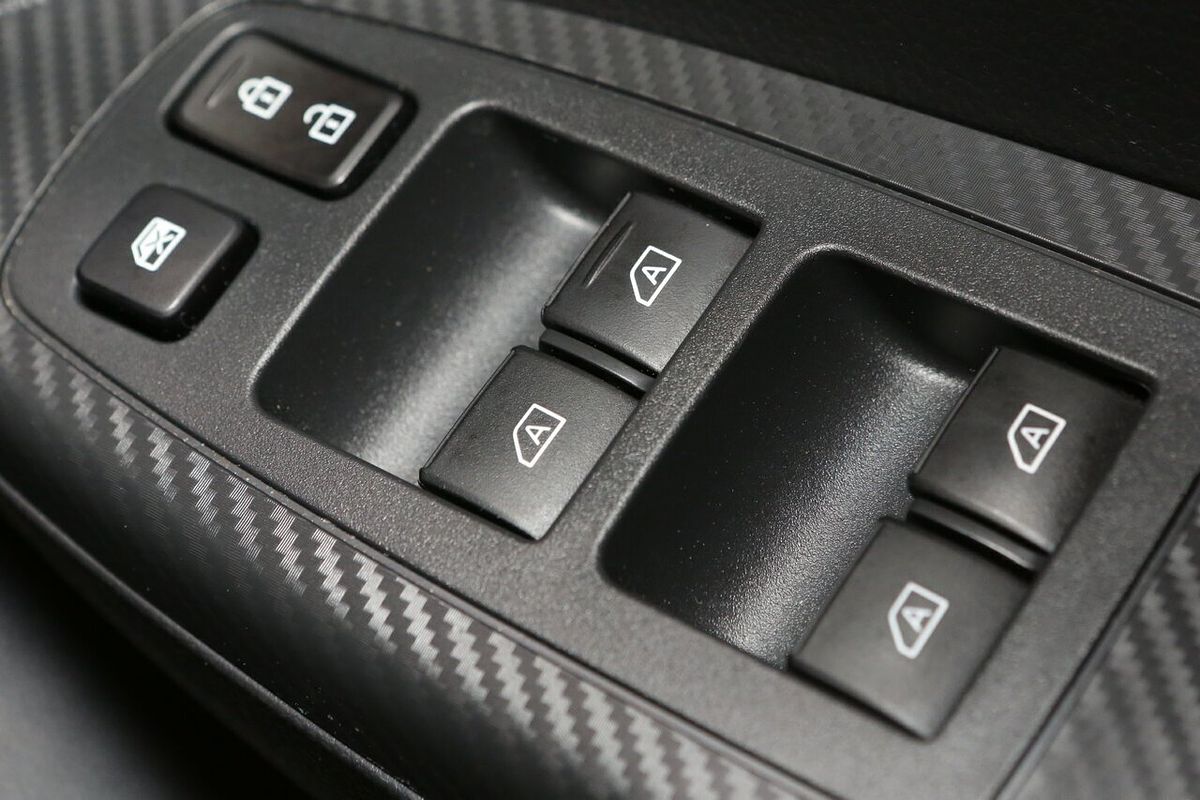 2024 Mitsubishi Eclipse Cross LS YB