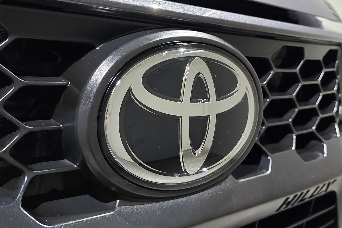 2025 Toyota Hilux SR 48V GUN126R 4X4