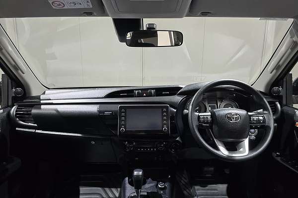 2025 Toyota Hilux SR 48V GUN126R 4X4