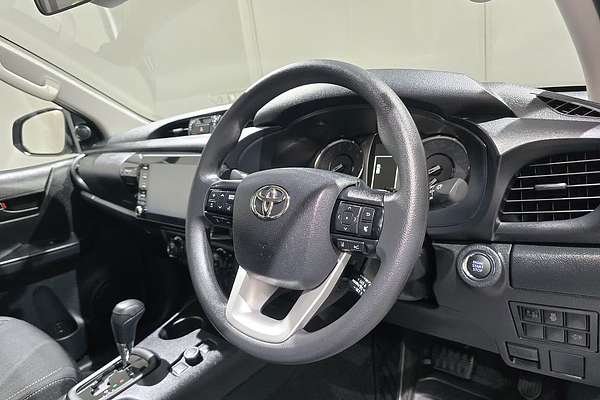 2025 Toyota Hilux SR 48V GUN126R 4X4