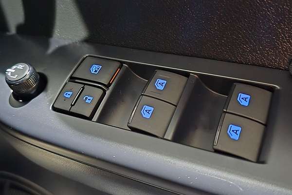 2025 Toyota Hilux SR 48V GUN126R 4X4