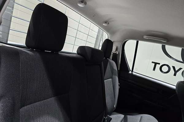 2025 Toyota Hilux SR 48V GUN126R 4X4