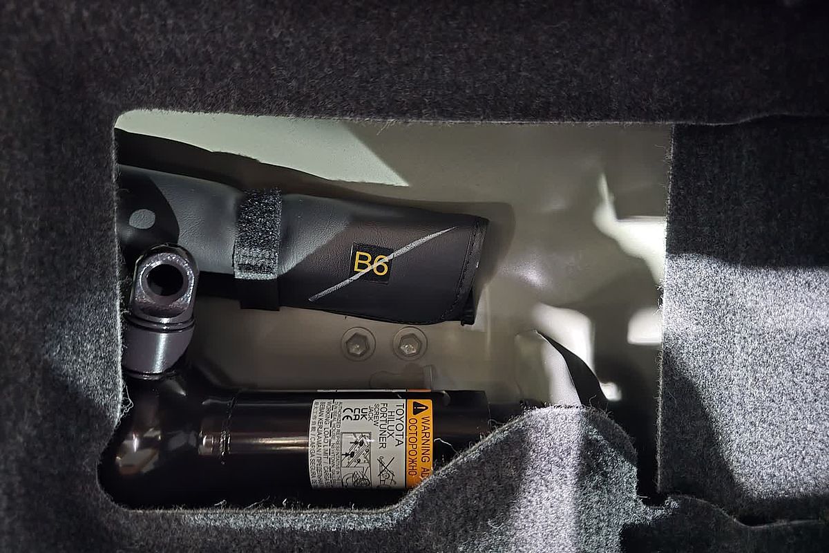 2025 Toyota Hilux SR 48V GUN126R 4X4