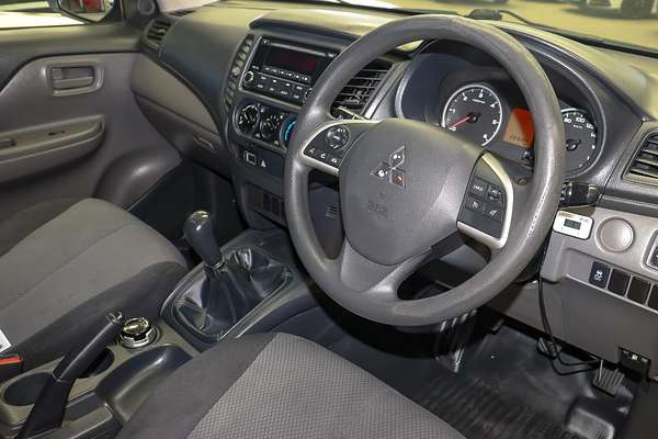 2015 Mitsubishi Triton GLX MQ 4X4