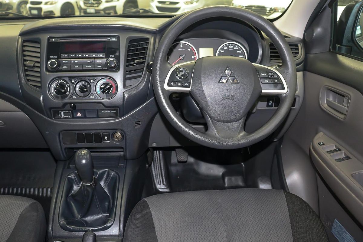 2015 Mitsubishi Triton GLX MQ 4X4