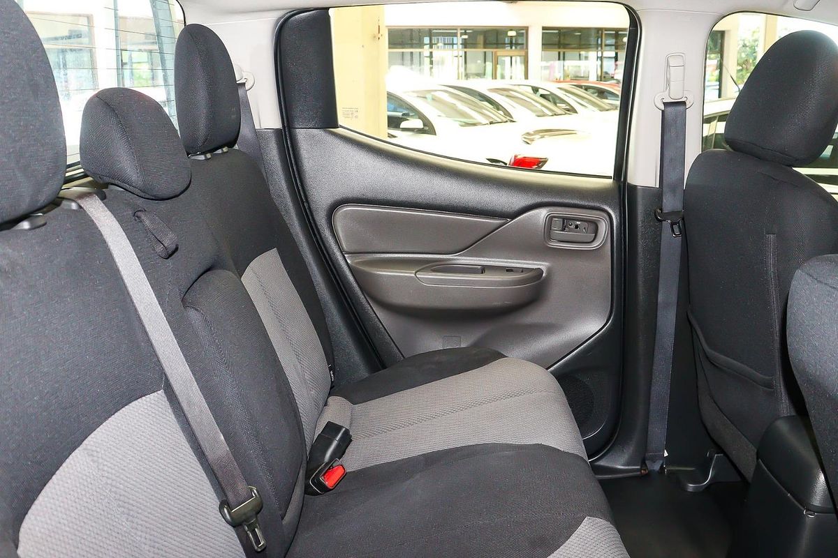 2015 Mitsubishi Triton GLX MQ 4X4