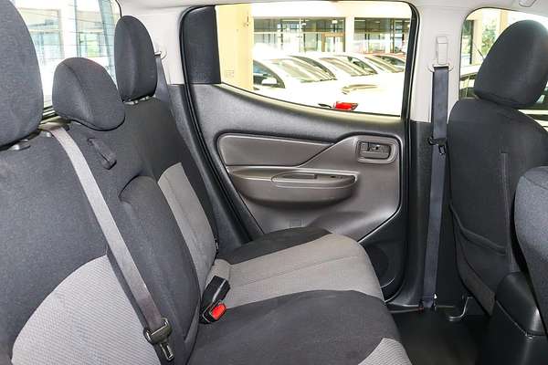 2015 Mitsubishi Triton GLX MQ 4X4