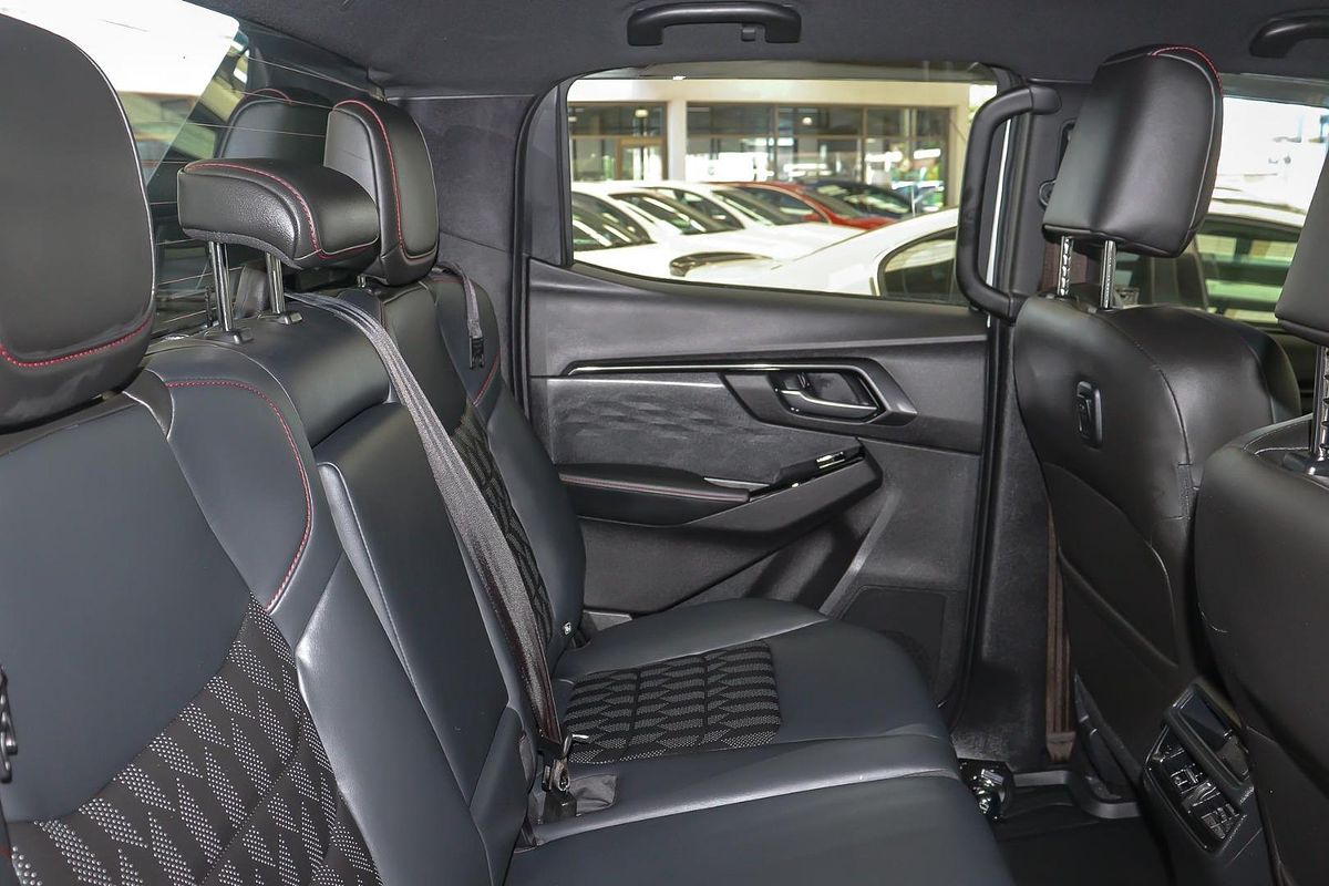 2025 Isuzu D-MAX X-TERRAIN 4X4