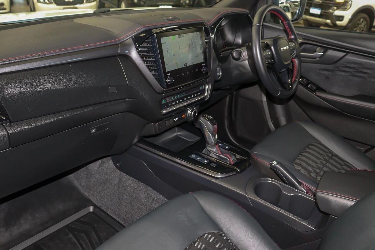 2025 Isuzu D-MAX X-TERRAIN 4X4