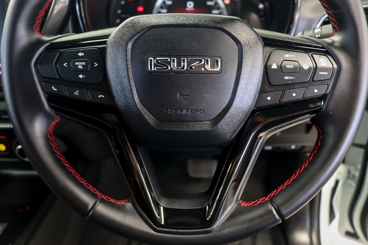 2025 Isuzu D-MAX X-TERRAIN 4X4