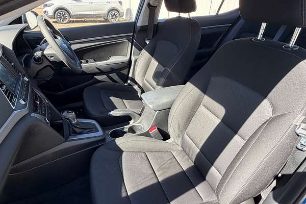 2017 Hyundai Elantra Active AD