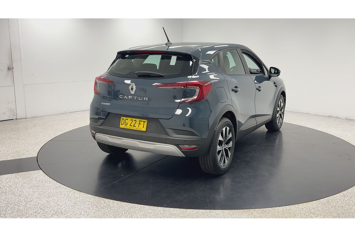 2022 Renault Captur Life XJB