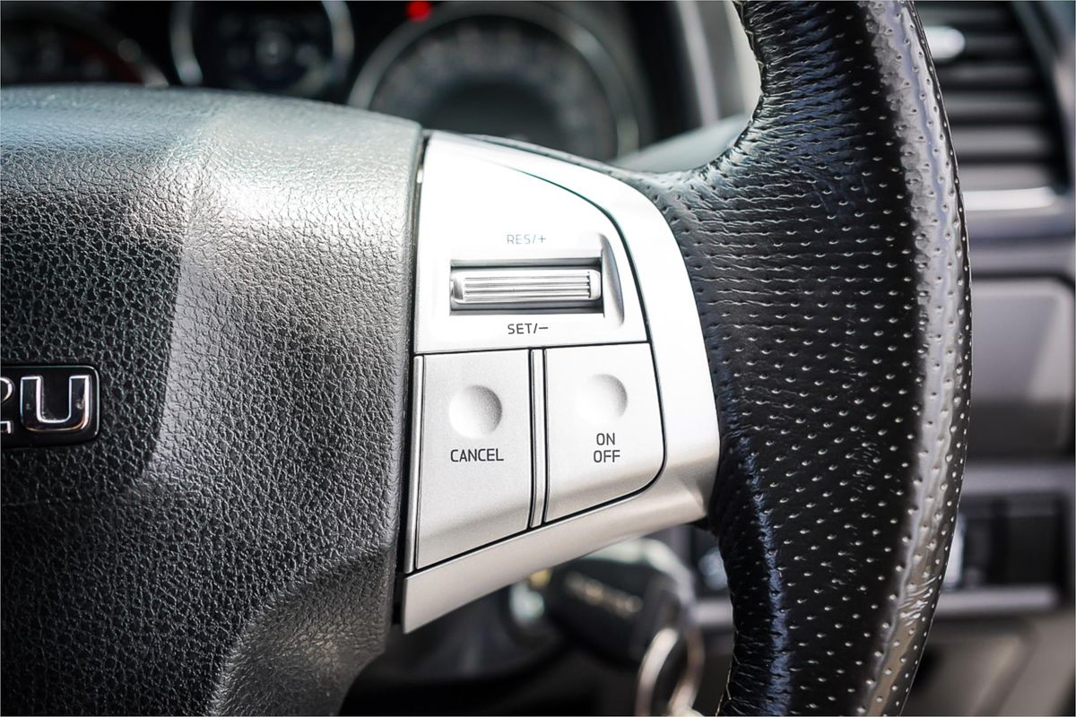 2018 Isuzu MU-X LS-M