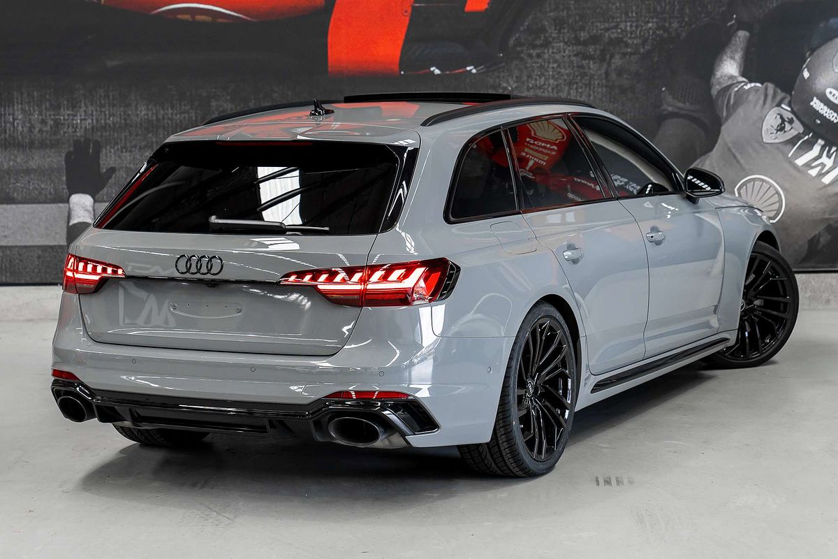 2022 Audi RS4  B9