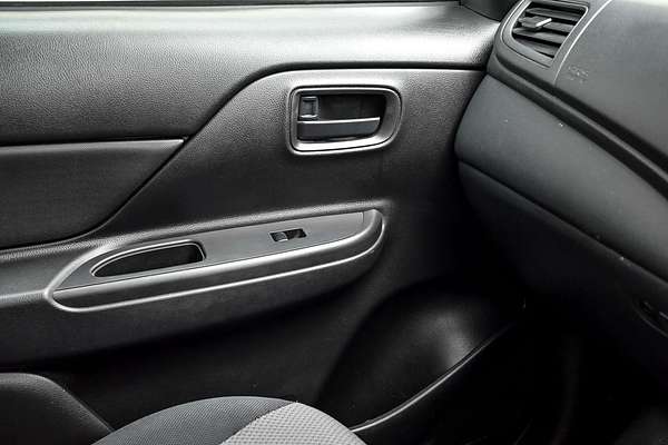 2022 Mitsubishi Triton GLX MR Rear Wheel Drive