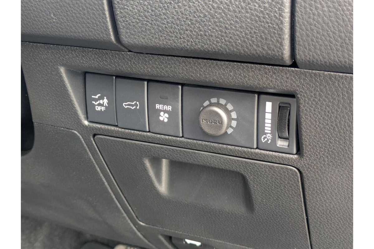 2025 Isuzu MU-X LS-U