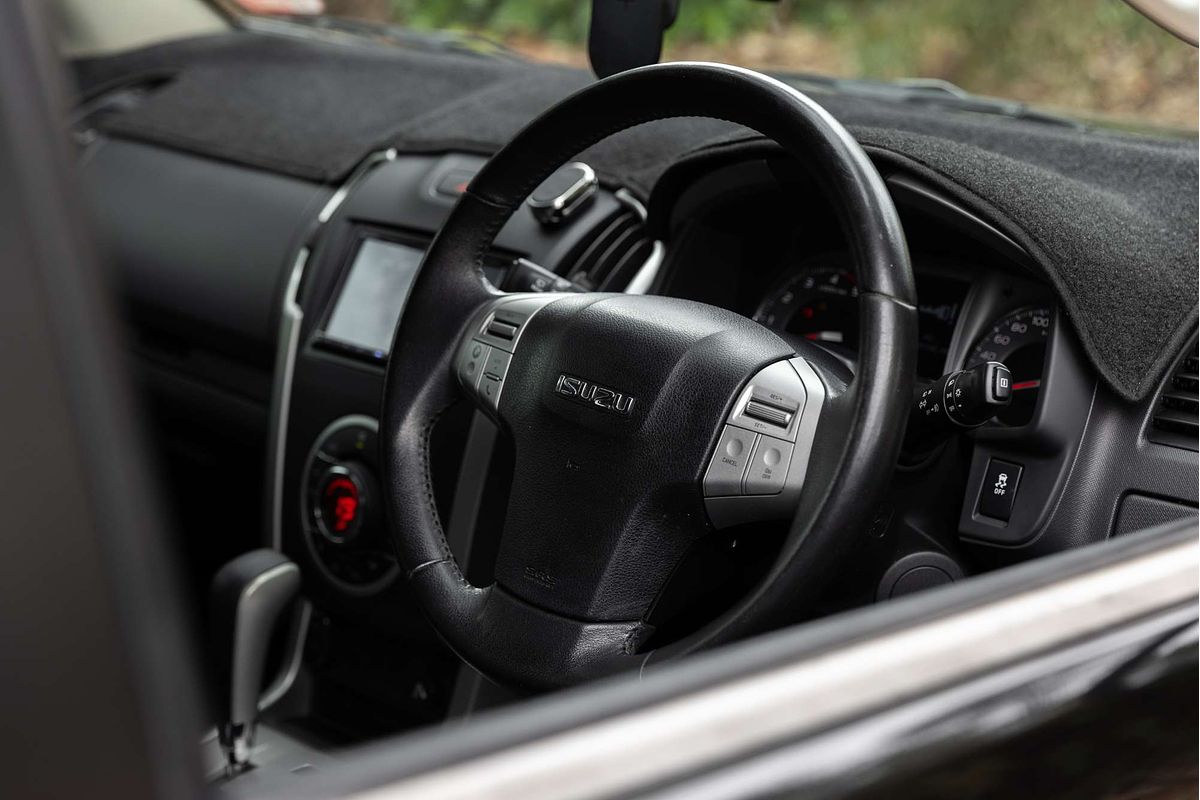 2015 Isuzu MU-X LS-T