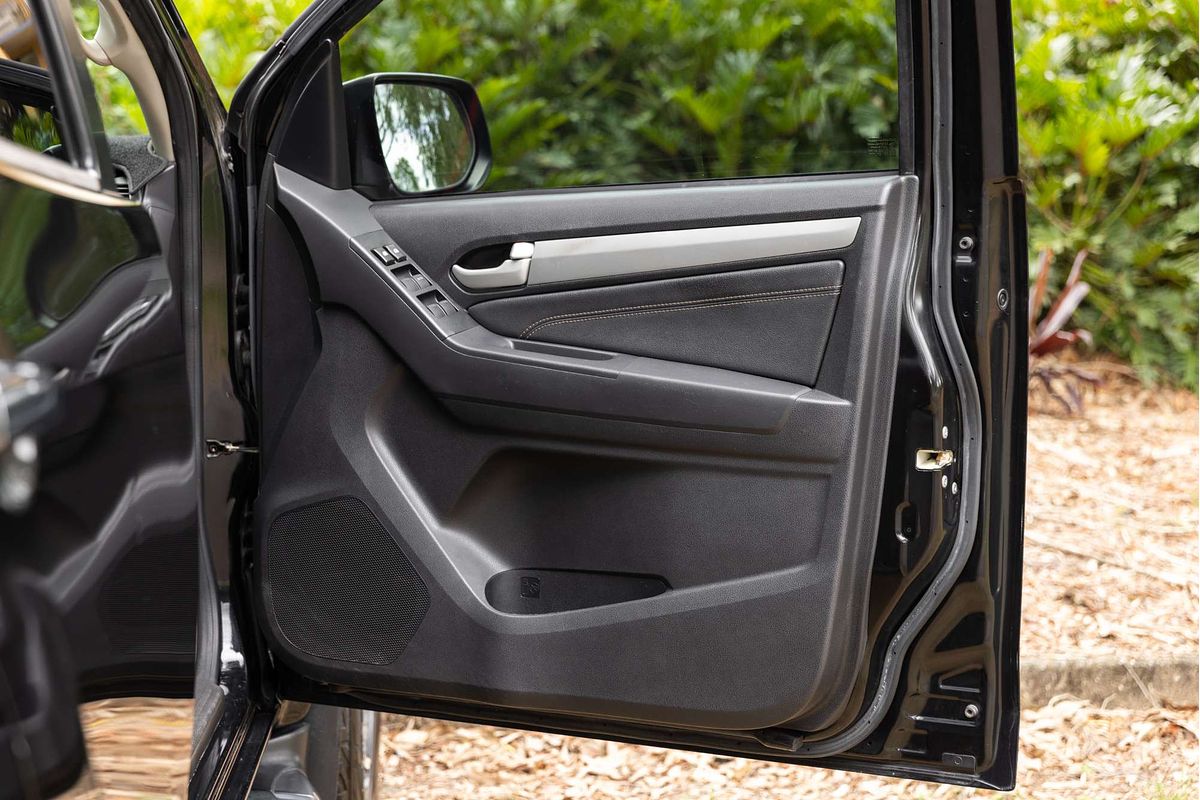 2015 Isuzu MU-X LS-T