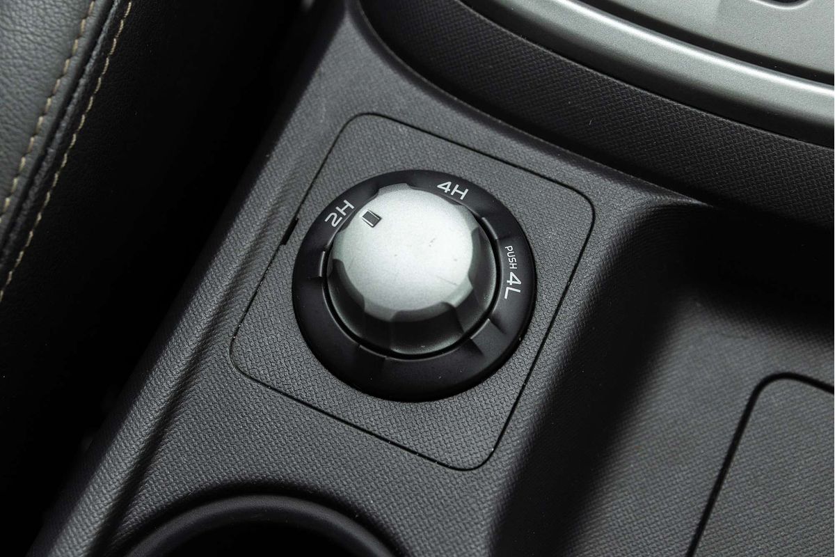 2015 Isuzu MU-X LS-T