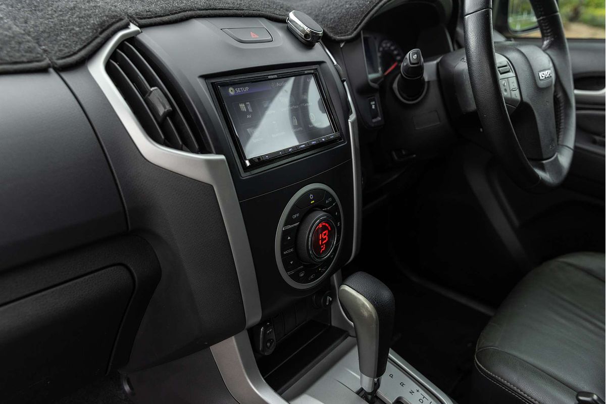 2015 Isuzu MU-X LS-T