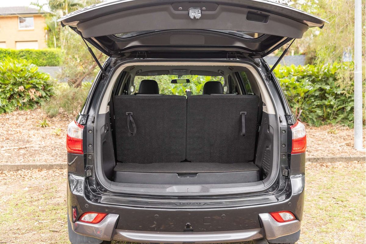 2015 Isuzu MU-X LS-T