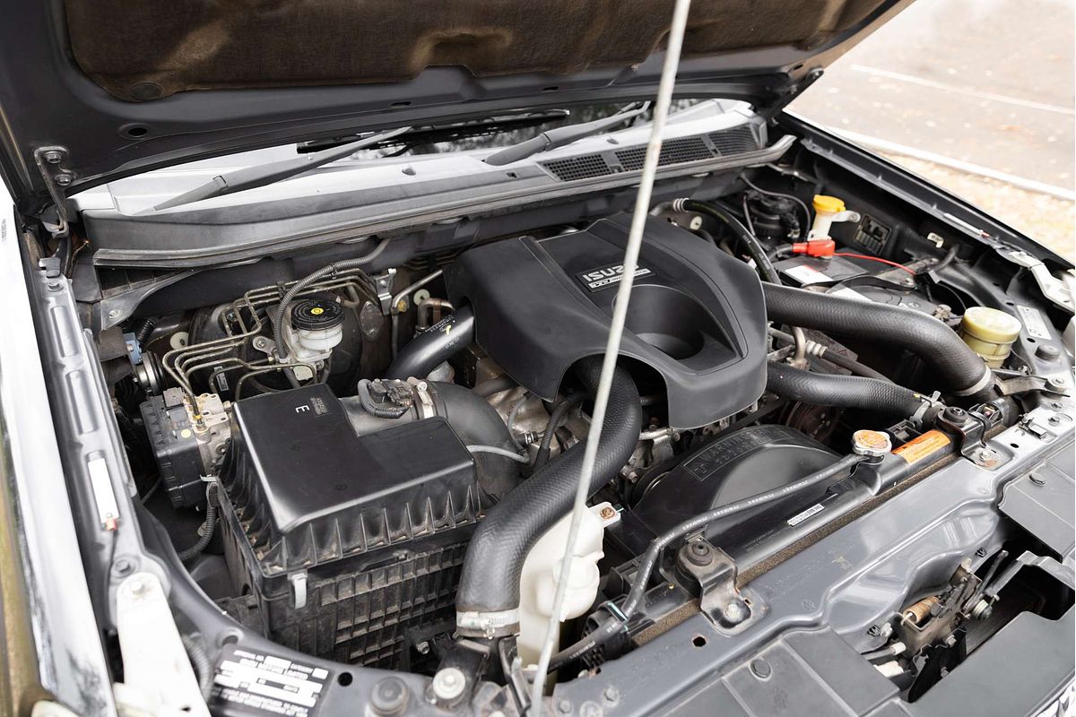 2015 Isuzu MU-X LS-T