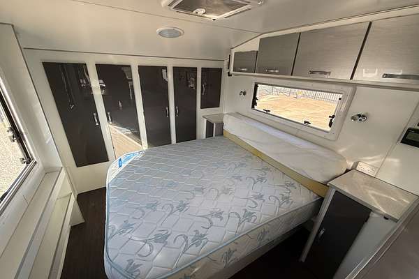 2018 Supreme CLASSIC CARAVAN