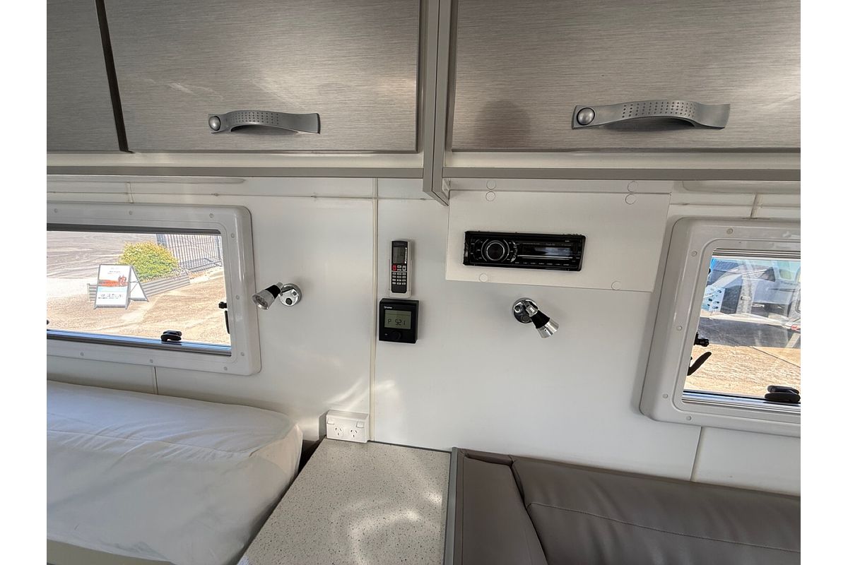 2018 Supreme CLASSIC CARAVAN