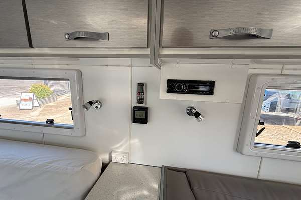 2018 Supreme CLASSIC CARAVAN