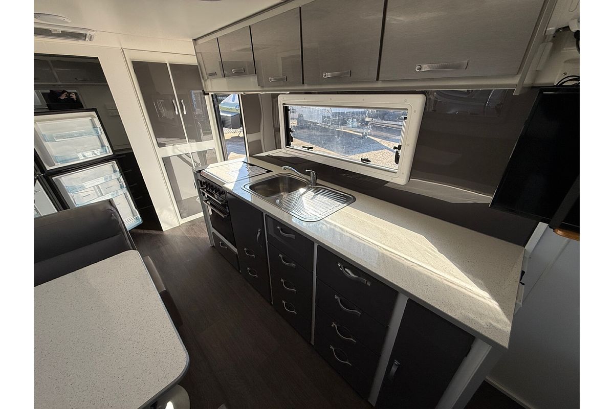 2018 Supreme CLASSIC CARAVAN