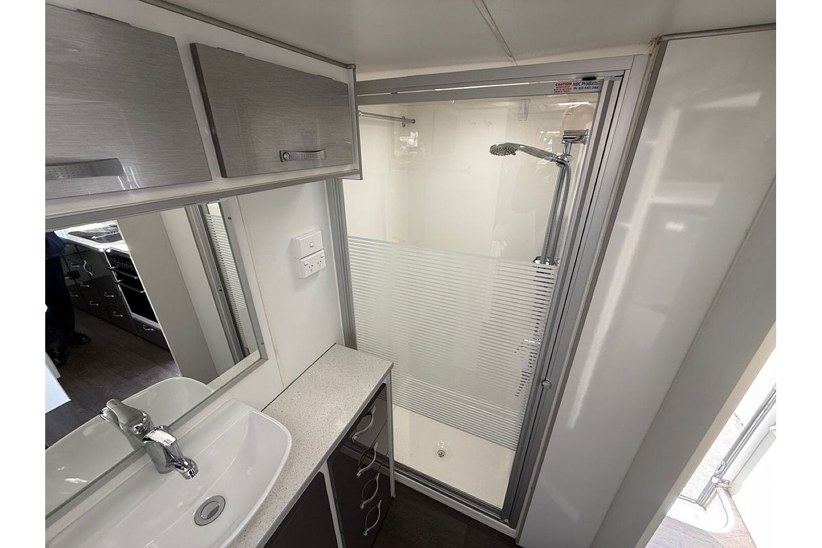 2018 Supreme CLASSIC CARAVAN