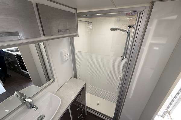 2018 Supreme CLASSIC CARAVAN