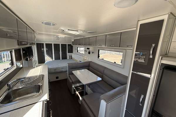 2018 Supreme CLASSIC CARAVAN