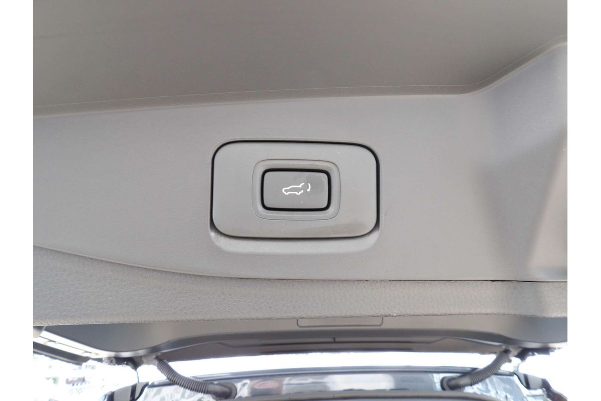 2025 Isuzu MU-X LS-U