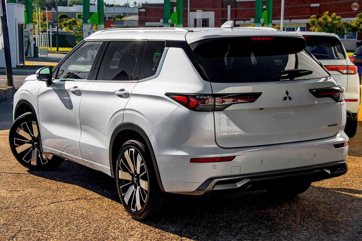 2025 Mitsubishi Outlander Exceed ZM