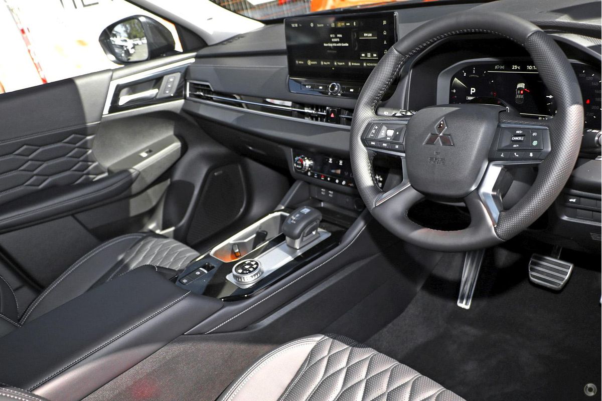 2025 Mitsubishi Outlander Exceed ZM