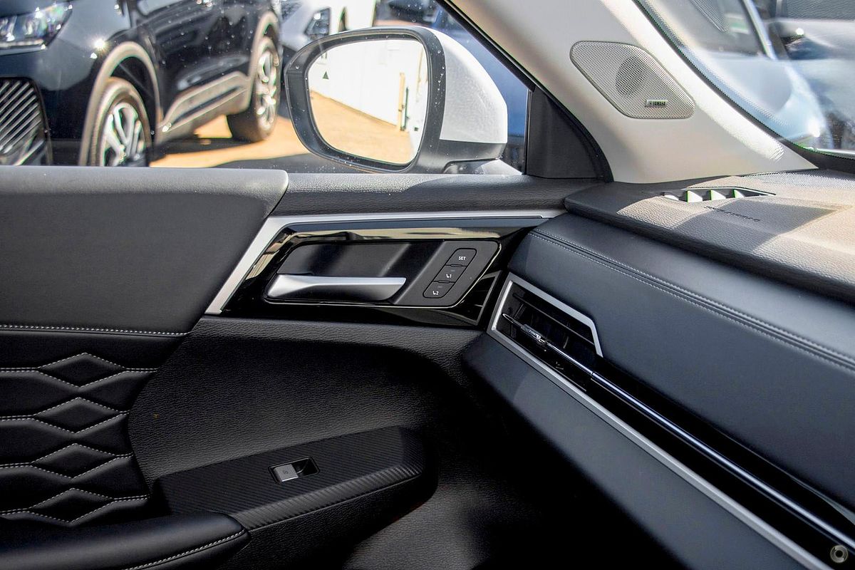 2025 Mitsubishi Outlander Exceed ZM