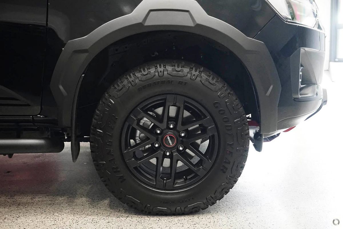 2025 Isuzu D-MAX BLADE 4X4