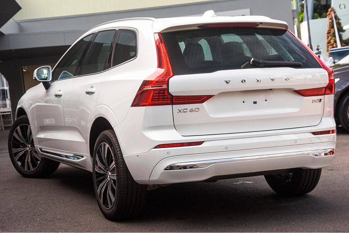 2023 Volvo XC60 Ultimate B5 Bright