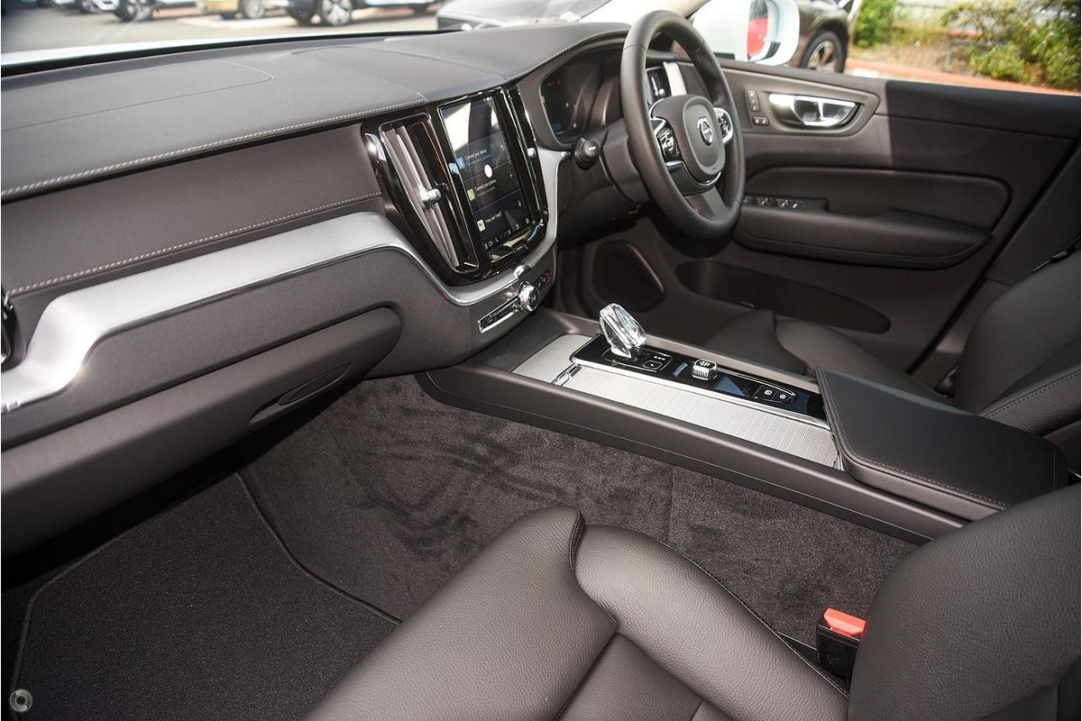 2023 Volvo XC60 Ultimate B5 Bright