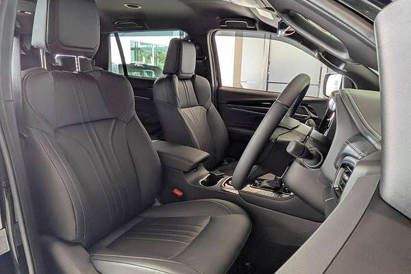 2025 Isuzu MU-X LS-T