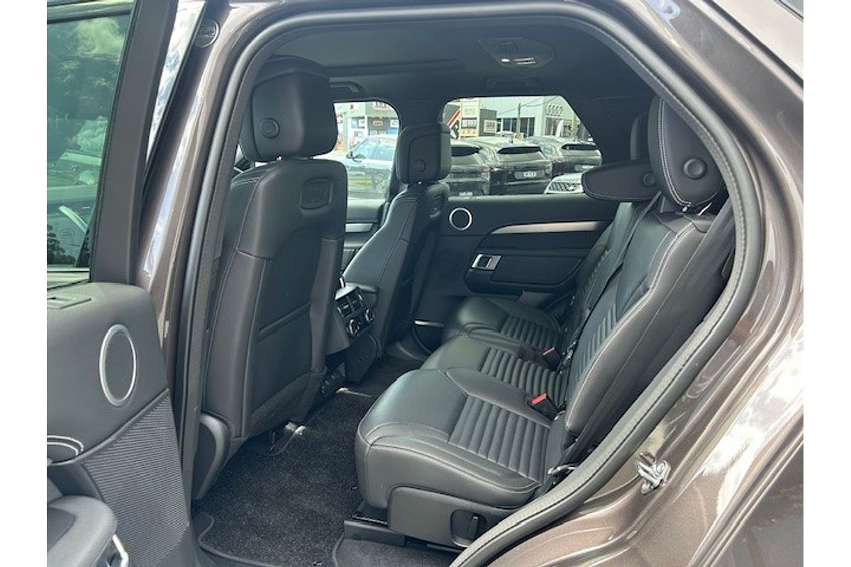 2024 Land Rover Discovery D350 Dynamic SE Series 5