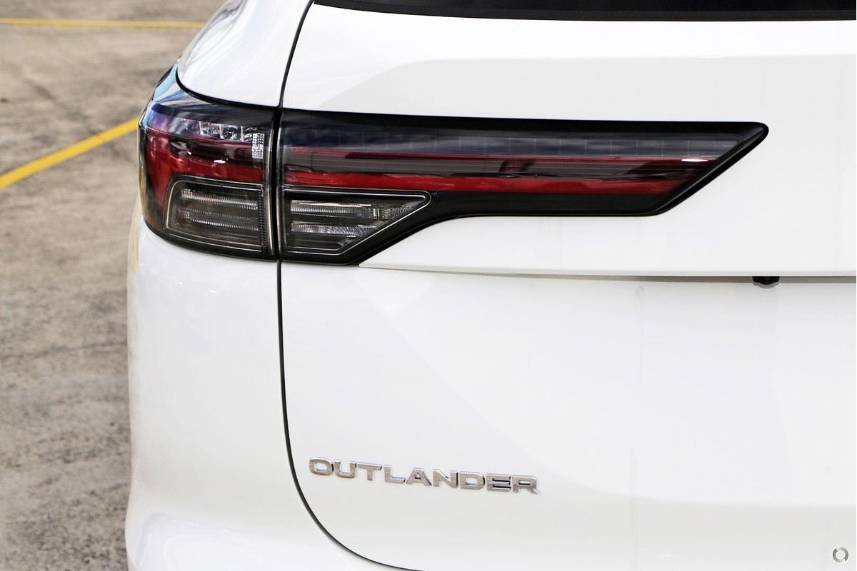 2025 Mitsubishi Outlander LS ZM